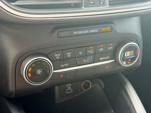 Used 2020 Ford Escape SE image 31