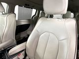 Used 2019 Chrysler Pacifica Limited image 4