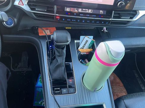 Used 2023 Toyota Sienna XSE image 8