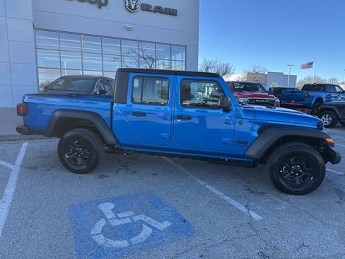 New 2026 Jeep Gladiator Sport image 37