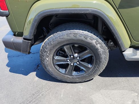 Used 2021 Jeep Wrangler Unlimited Sahara AWD/4WD image 29