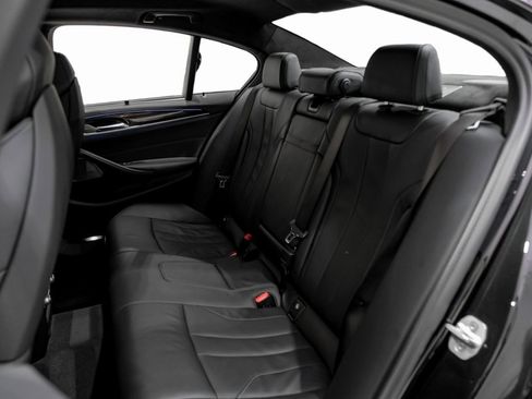 Used 2022 BMW M5 w/ Executive Package image 37