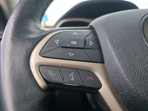 Used 2016 Jeep Cherokee Limited image 16