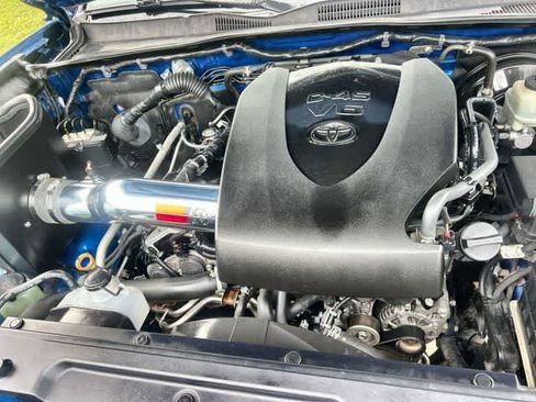 Used 2018 Toyota Tacoma TRD Off-Road RWD image 10