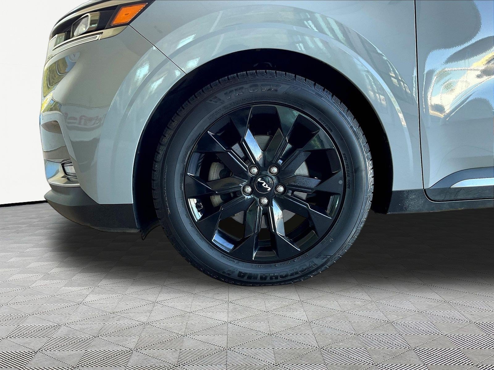 Used 2024 Kia Carnival SX Prestige FWD image 32