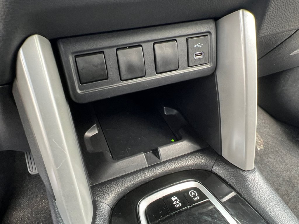 Used 2025 Toyota Corolla Cross LE FWD image 19