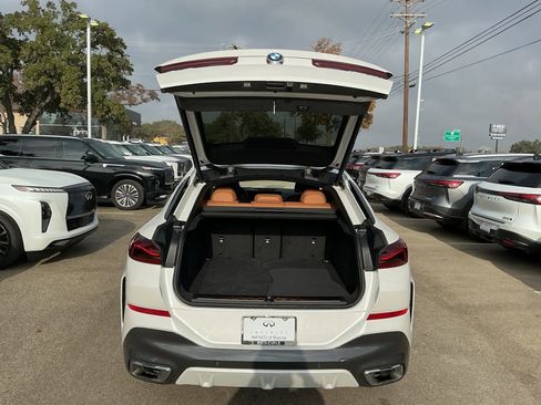 Used 2025 BMW X6 xDrive40i w/ Climate Comfort Package image 30