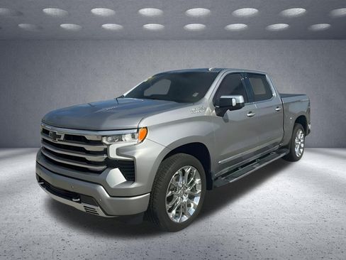 Used 2024 Chevrolet Silverado 1500 High Country w/ High Country Premium Package AWD/4WD image 3