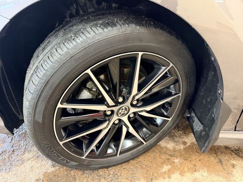Used 2023 Toyota Camry SE FWD image 6