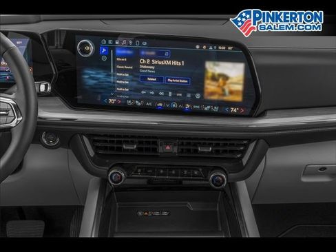 New 2025 Chevrolet Suburban Premier image 31