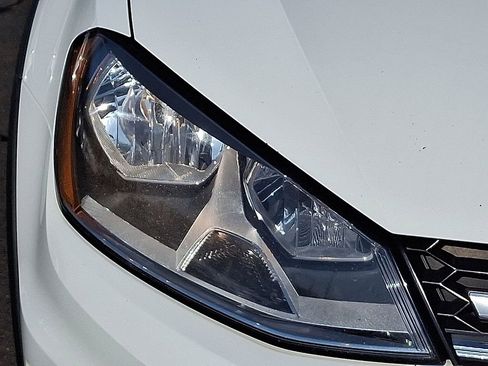 Used 2017 Volkswagen Golf Alltrack SE image 29