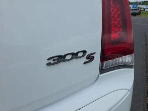Used 2020 Chrysler 300 S w/ 300S Premium Group 2 RWD image 10