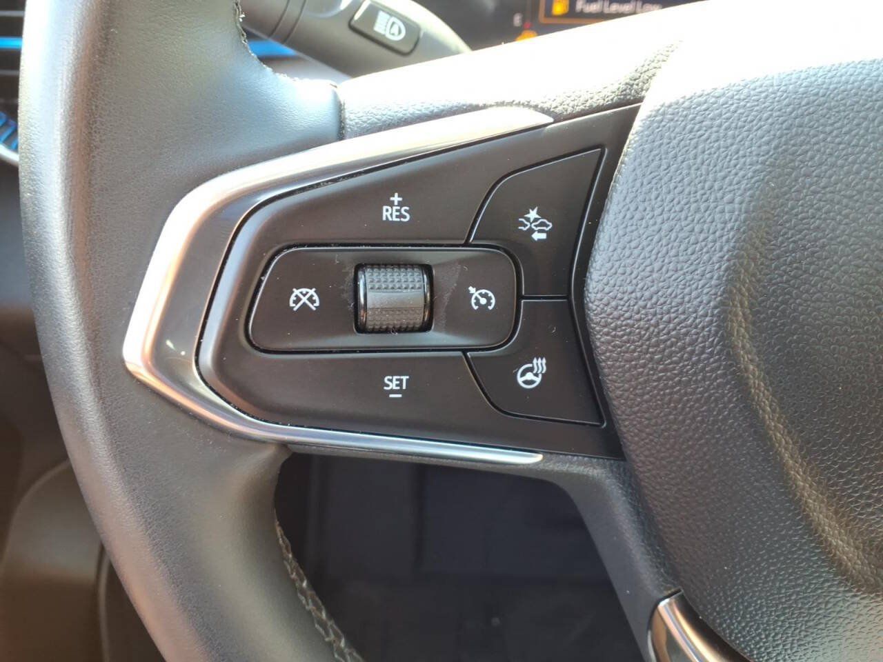 Used 2024 Chevrolet Trax LT w/ Driver Confidence Package FWD image 18