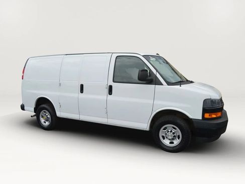 Used 2021 Chevrolet Express 2500 Regular Van 3D w/ Driver Convenience Package image 9