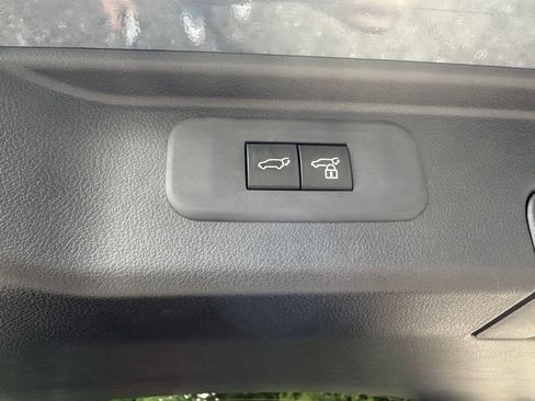 Used 2025 Toyota Grand Highlander AWD image 29