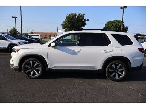 Used 2024 Honda Pilot Elite image 2