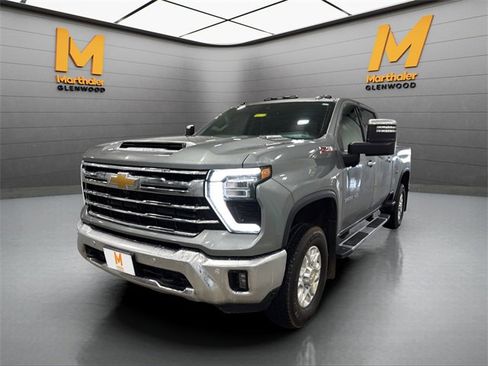 Used 2024 Chevrolet Silverado 3500 LTZ w/ LTZ Premium Package image 4