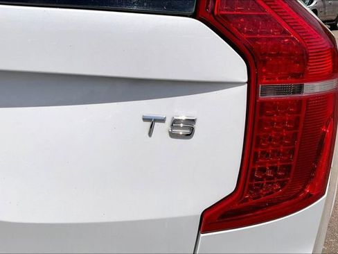 Used 2021 Volvo XC90 T5 Momentum w/ Advanced Package image 24