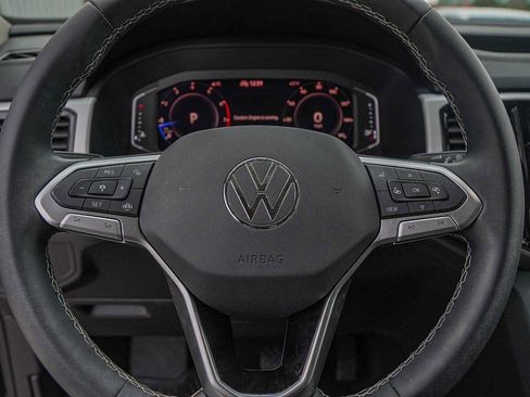 Used 2022 Volkswagen Atlas SE w/ Panoramic Sunroof Package image 12