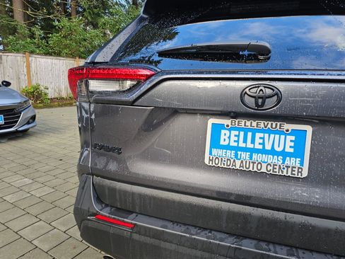 Used 2024 Toyota RAV4 LE image 42