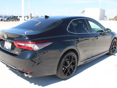 Used 2022 Toyota Camry XSE image 3