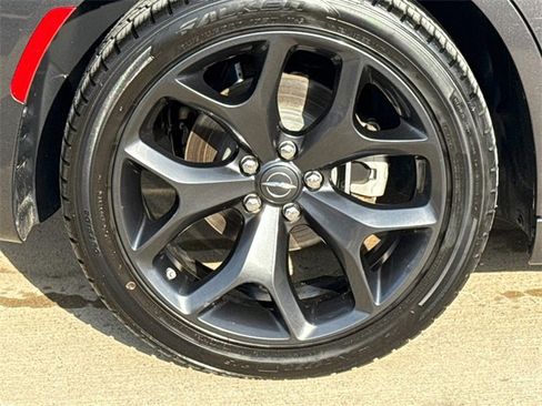 Used 2023 Chrysler 300 Touring L image 9