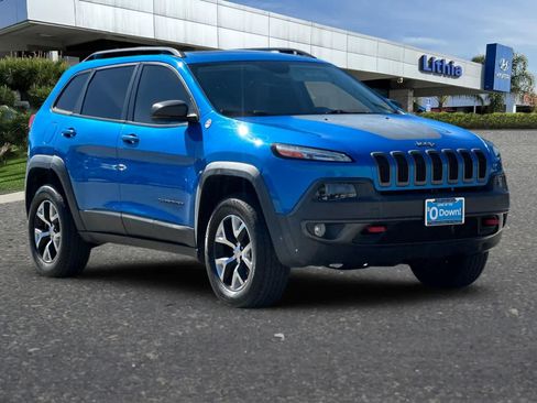 Used 2018 Jeep Cherokee Trailhawk w/ Comfort/Convenience Group AWD/4WD image 10