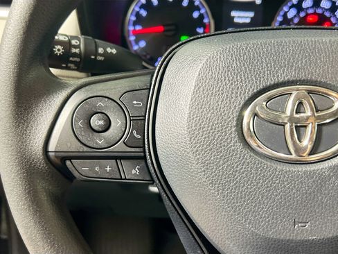 Used 2019 Toyota RAV4 XLE FWD image 18