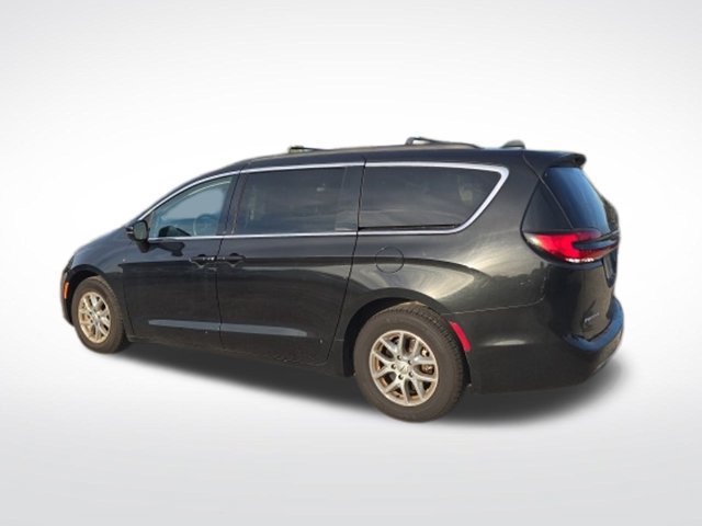 Used 2022 Chrysler Pacifica Touring-L FWD image 4