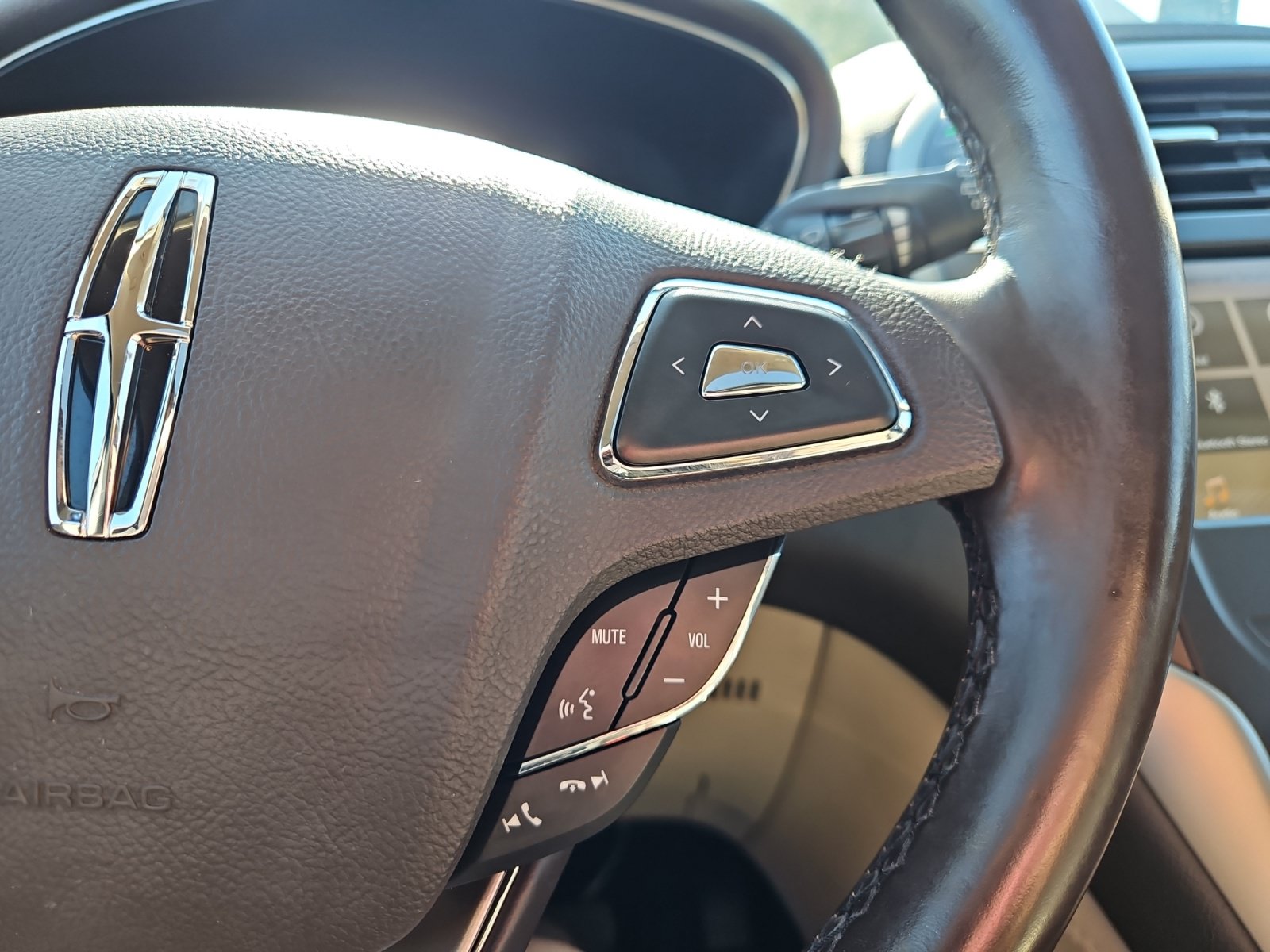 Used 2017 Lincoln MKC Reserve FWD image 27