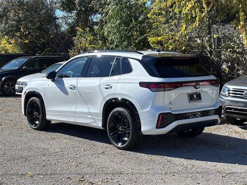 New 2026 Volkswagen Tiguan SE R-Line image 5