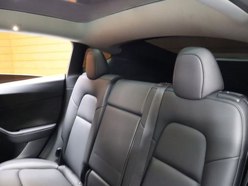 Used 2023 Tesla Model Y Long Range image 30