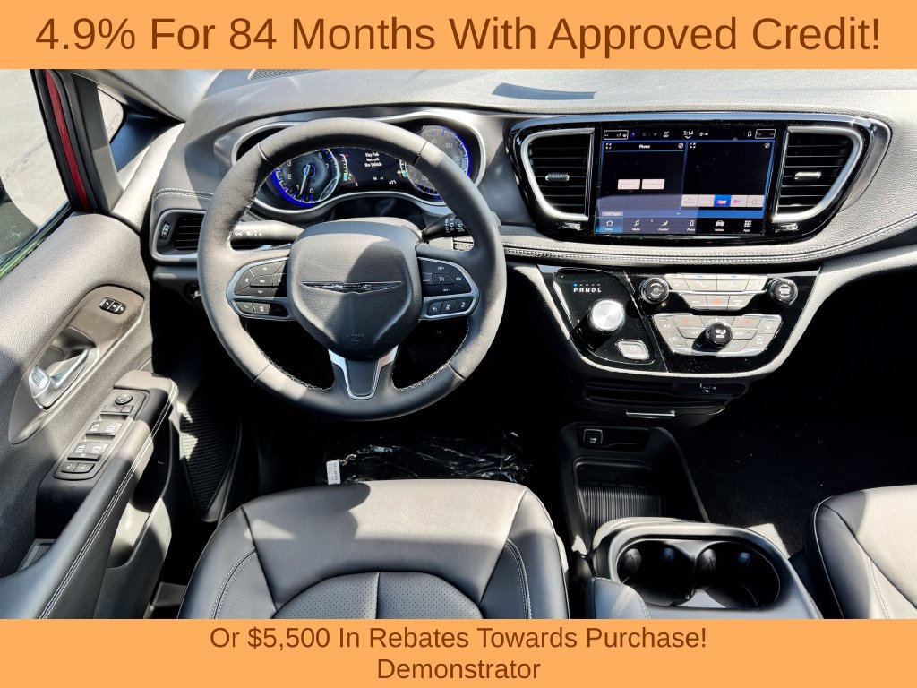 New 2026 Chrysler Pacifica Select FWD image 18