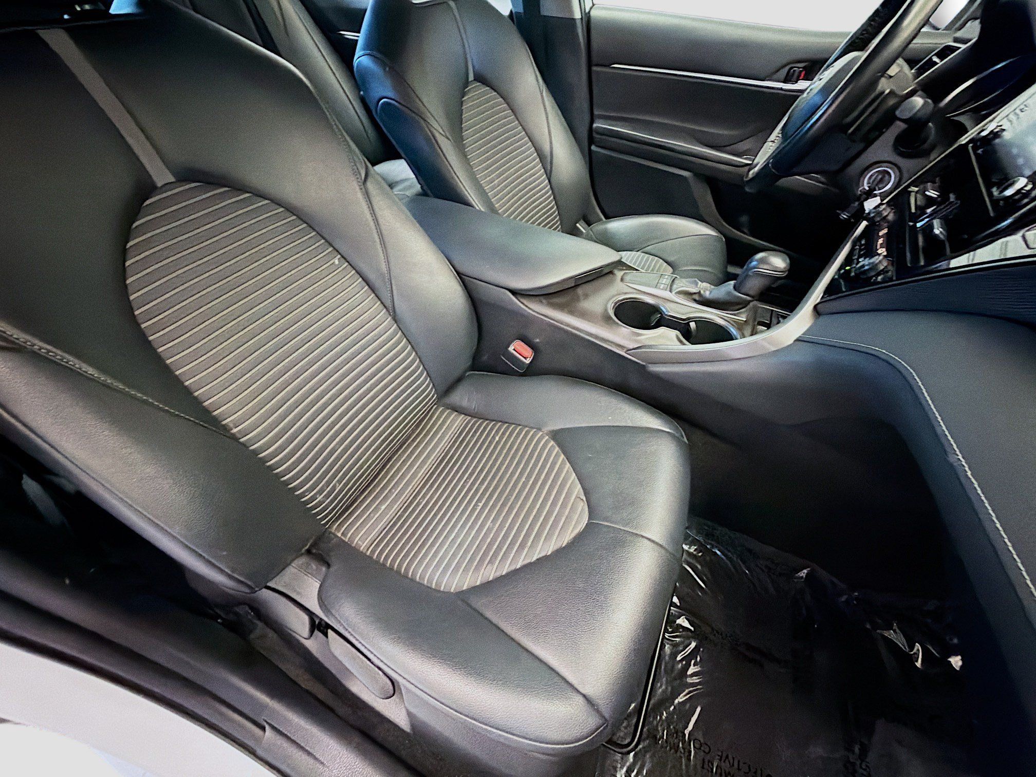 Used 2022 Toyota Camry SE FWD image 15