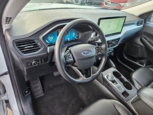 Used 2025 Ford Escape Platinum image 15