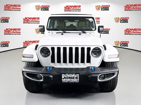 Used 2022 Jeep Wrangler Unlimited Sahara w/ Cold Weather Group image 12