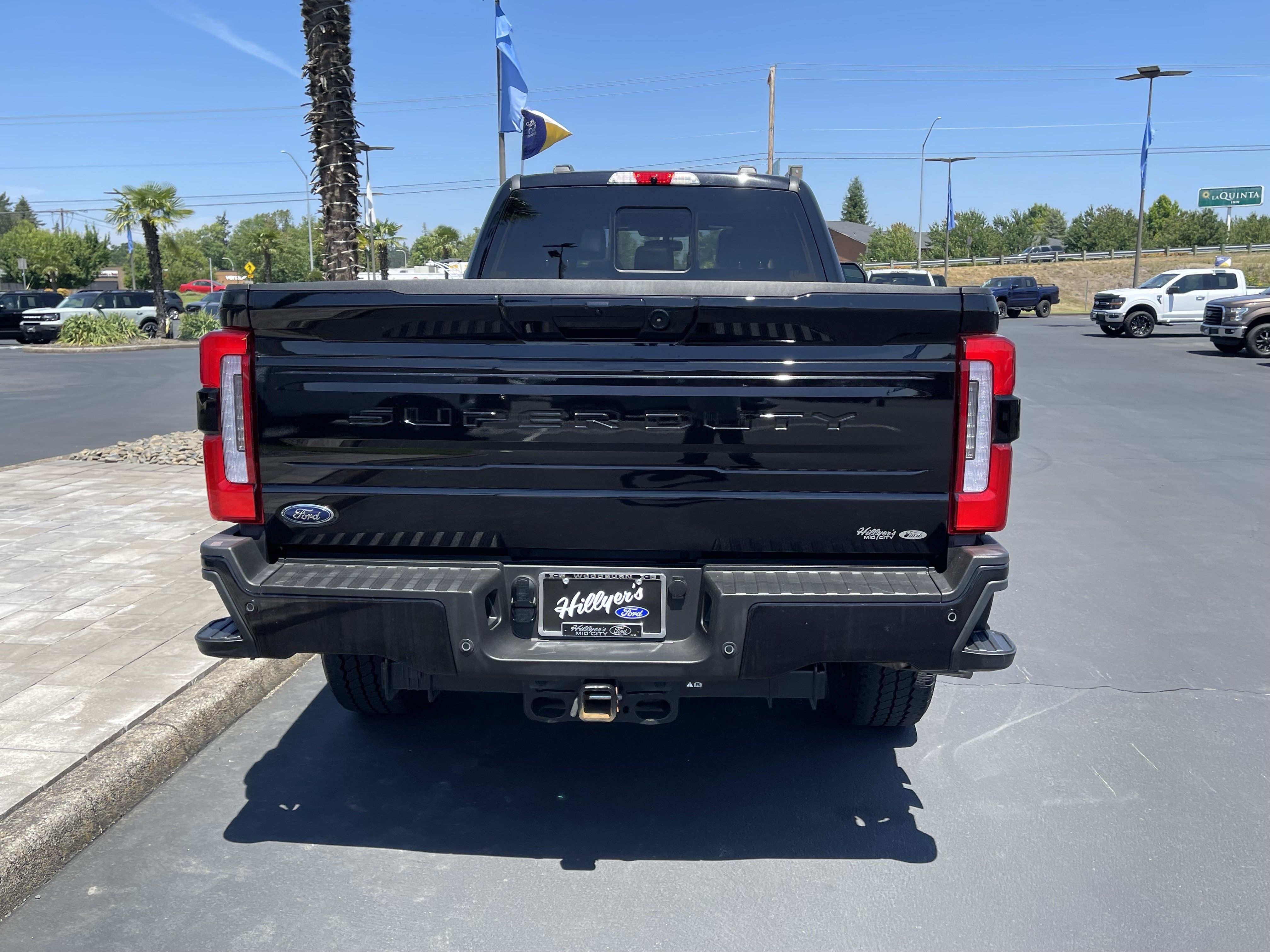 Certified 2025 Ford F350 Platinum w/ FX4 Off-Road Package AWD/4WD image 4