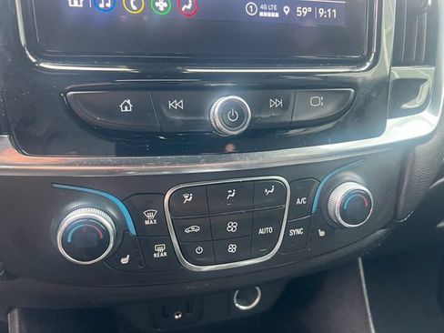 Used 2023 Chevrolet Traverse LT AWD/4WD image 17
