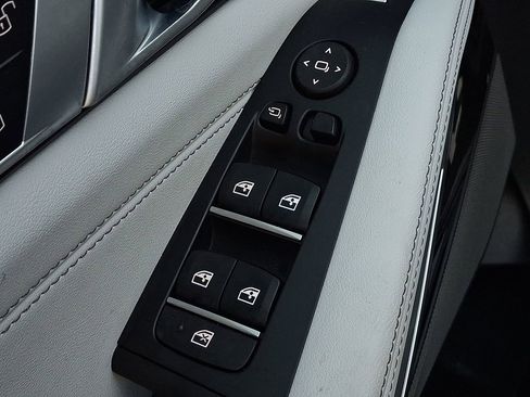 Used 2025 BMW X5 M60i w/ Climate Comfort Package image 23