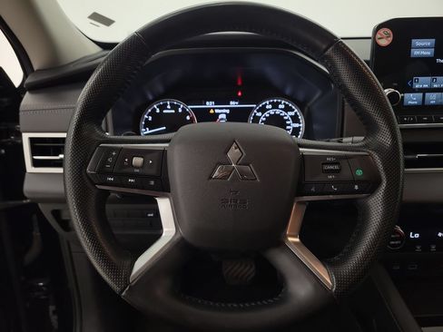 Used 2024 Mitsubishi Outlander SE AWD/4WD image 14