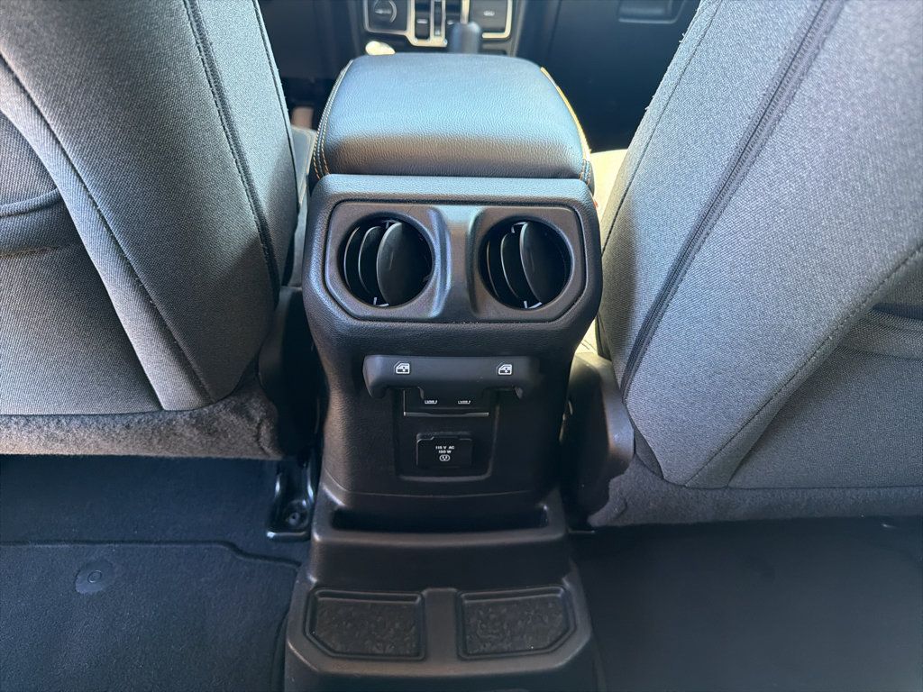 Used 2024 Jeep Wrangler Unlimited Sahara AWD/4WD image 18