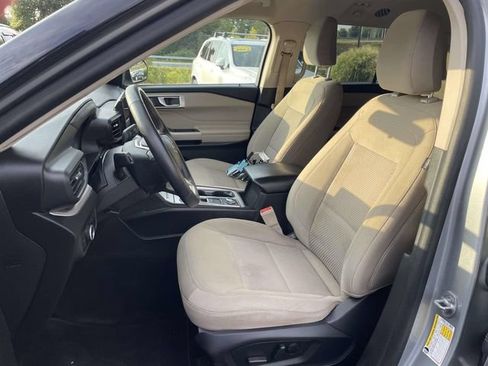 Used 2024 Ford Explorer XLT AWD/4WD image 17