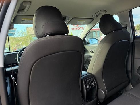 Used 2025 Hyundai Kona SEL FWD image 19