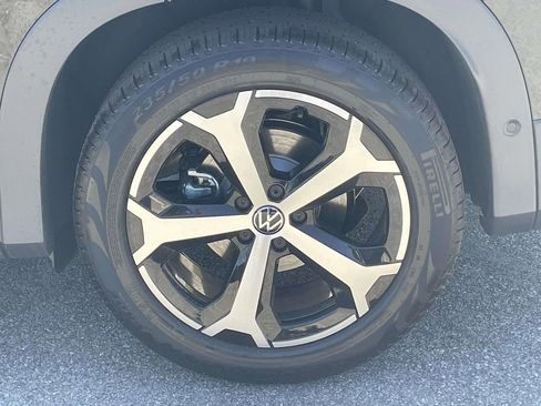 New 2026 Volkswagen Tiguan SE FWD image 7