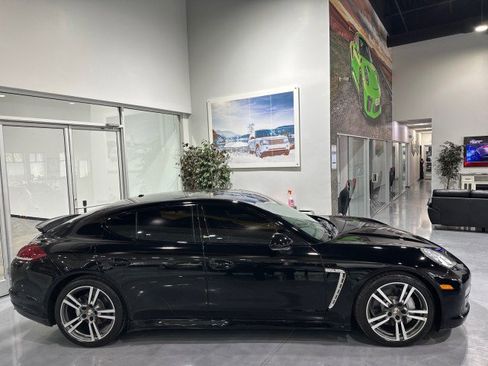 Used 2013 Porsche Panamera image 17