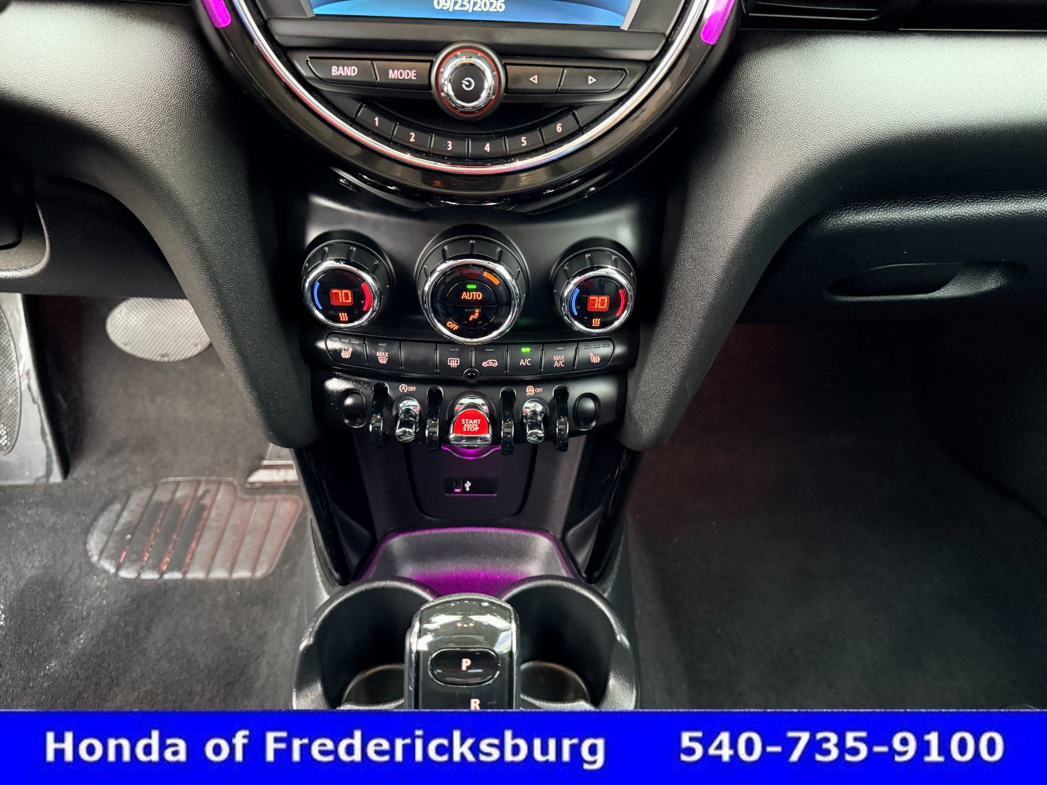 Used 2021 MINI Cooper 2-Door Hardtop FWD image 28