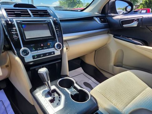 Used 2013 Toyota Camry LE FWD image 29