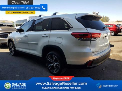 Used 2019 Toyota Highlander LE w/ Carpet Mat Package (TMS) image 3