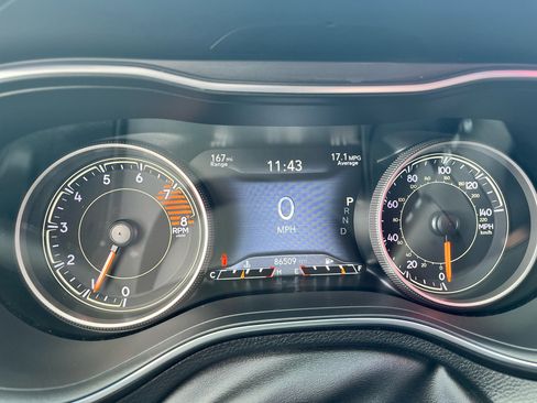 Used 2019 Jeep Cherokee Limited image 20