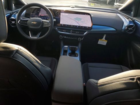 New 2026 Chevrolet Equinox EV LT image 10